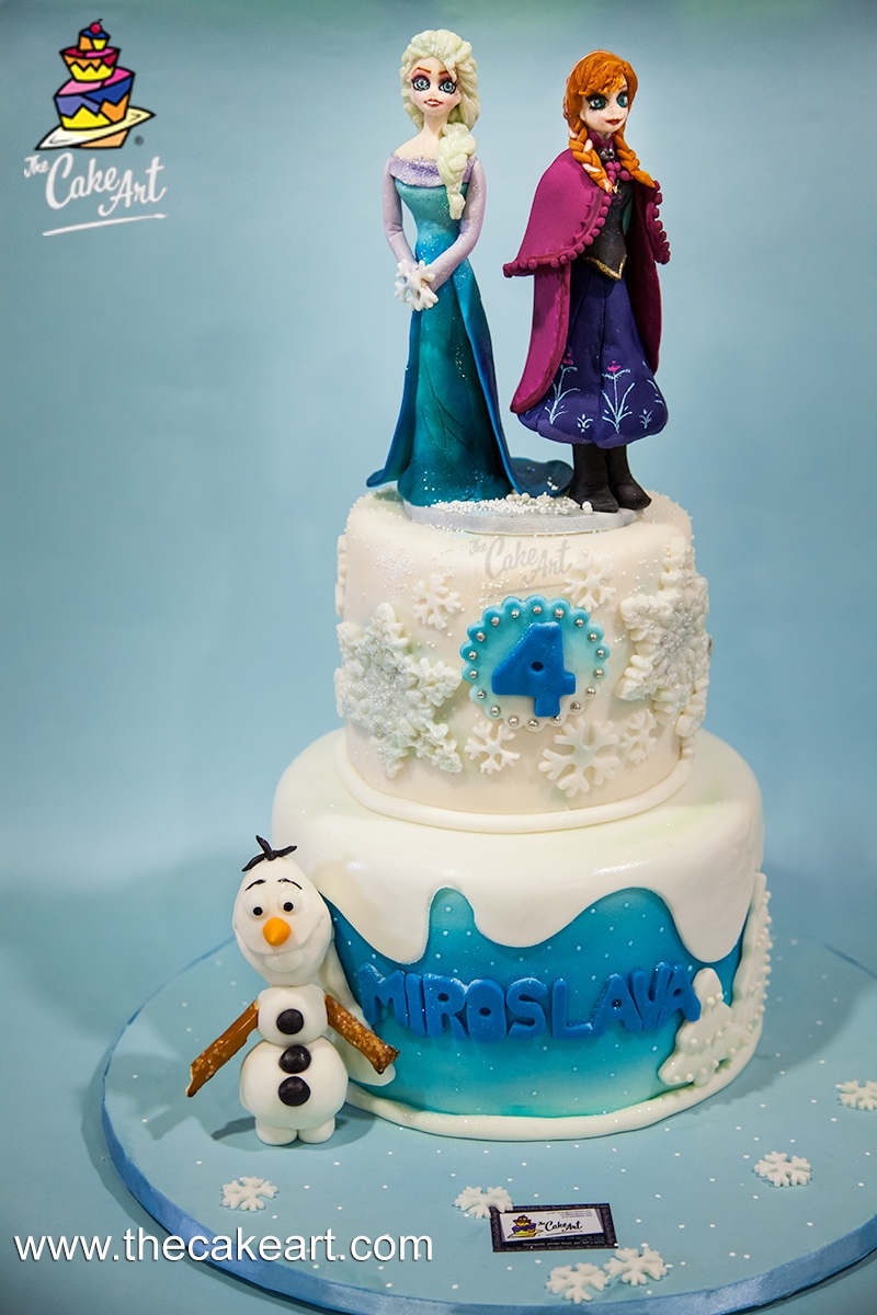 Pastel de frozen con toppers 3D de Elsa, Anna y Olaf