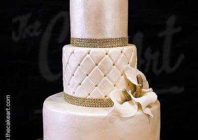 Pastel para bodas de oro que puede aplicar para cualquier otro aniversario